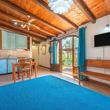 Beach Room Apartment Lägenhet Quartu SantʼElena