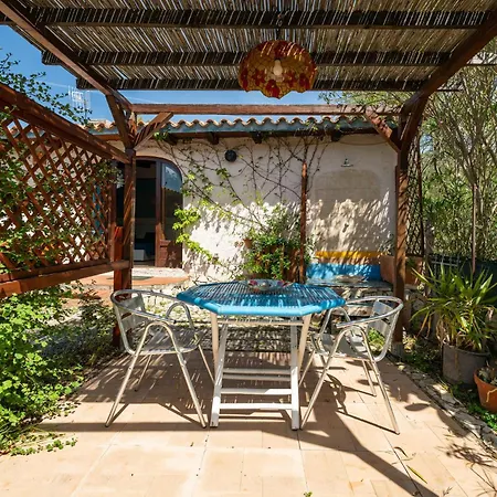 Beach Room Apartment דירה *