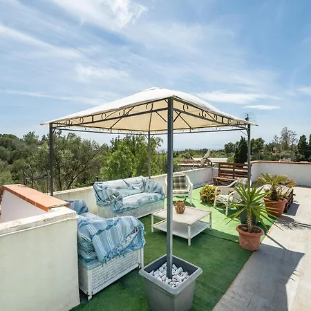 Beach Room Apartment דירה *